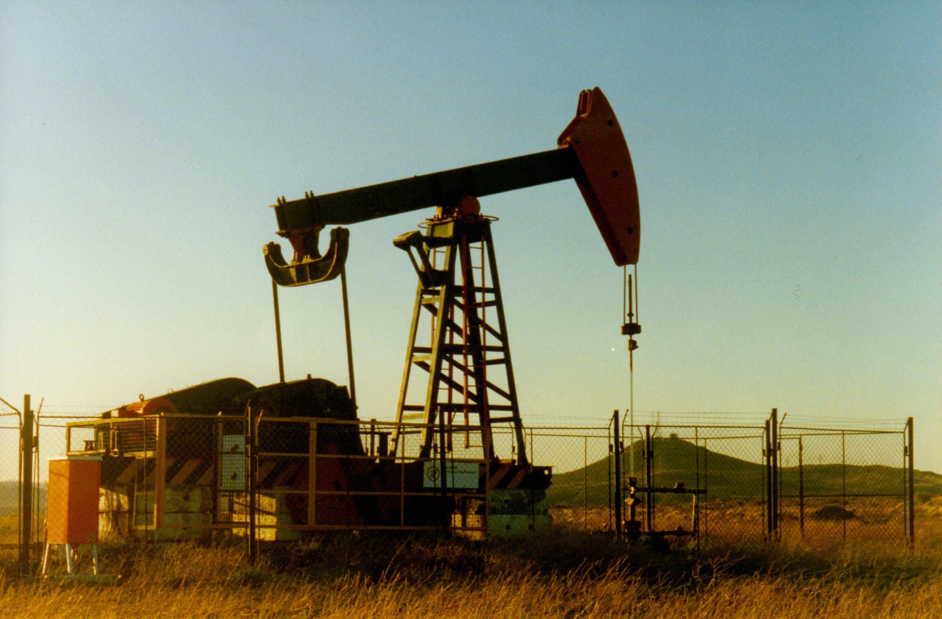 Backlit oil extraction machinery
